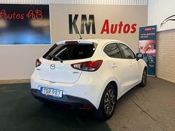 Mazda 2 2016 photo 4
