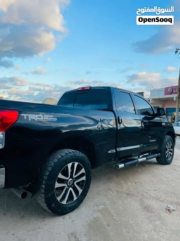 Toyota Tundra 2010 photo 2