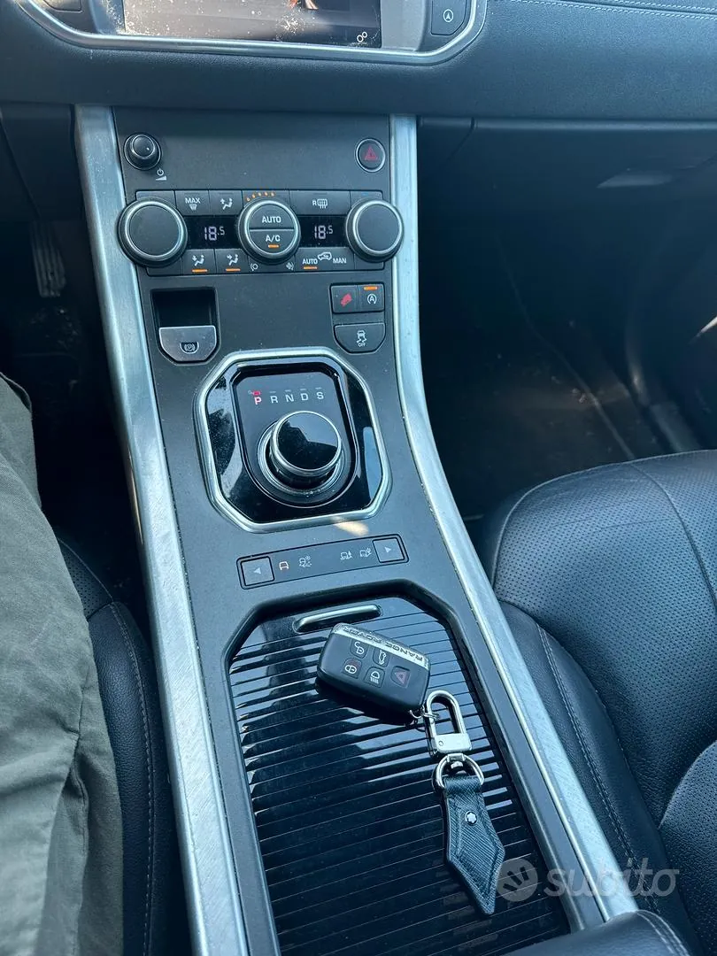 Land Rover Range Rover Evoque 2016 photo 3
