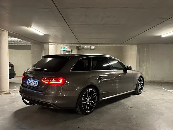 Audi A4 2015 photo 2