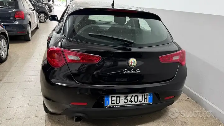 Alfa Romeo Giulietta 2010 photo 4