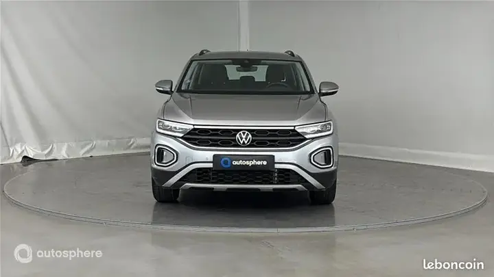 Volkswagen T-Roc 2023 photo 2