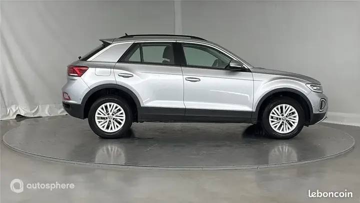 Volkswagen T-Roc 2023 photo 4