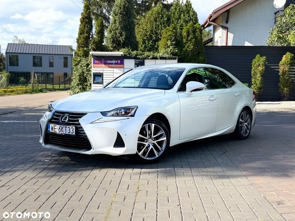 Lexus Is 2019 photo 2