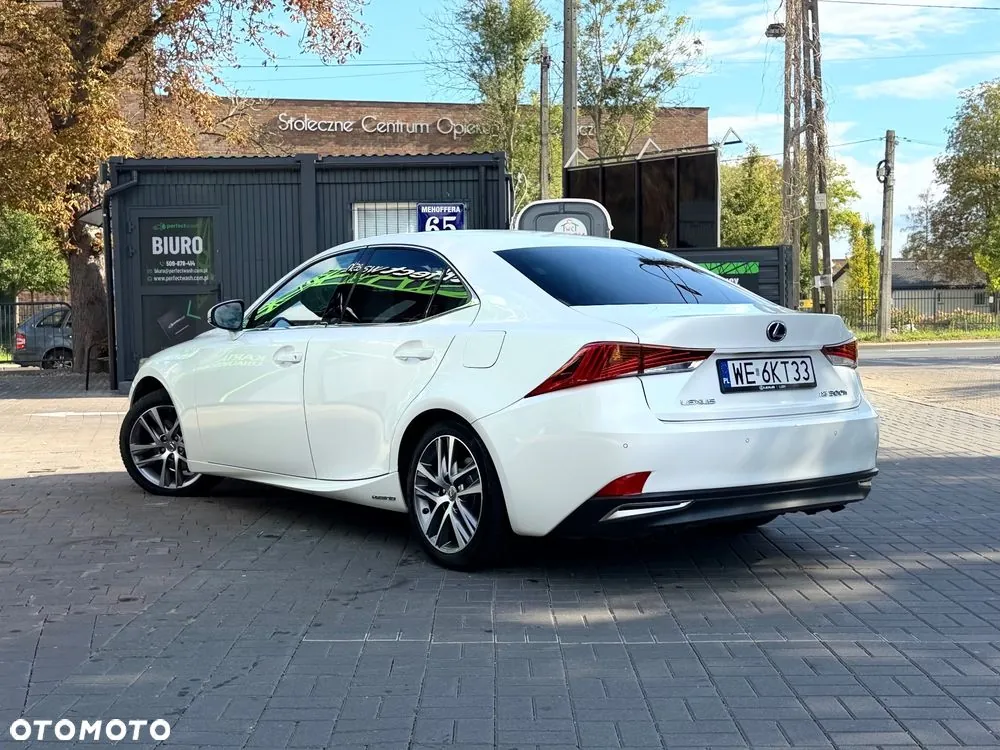 Lexus Is 2019 photo 4