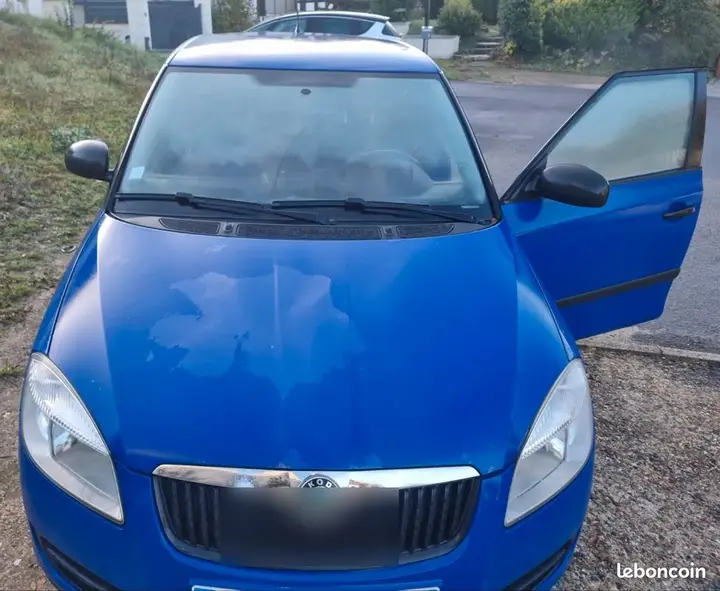 Skoda Fabia 2009 photo 3