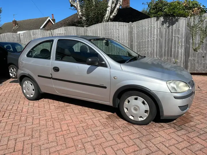 Vauxhall Corsa 2005 photo 4