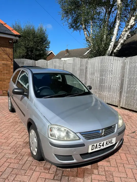 Vauxhall Corsa 2005 photo 2