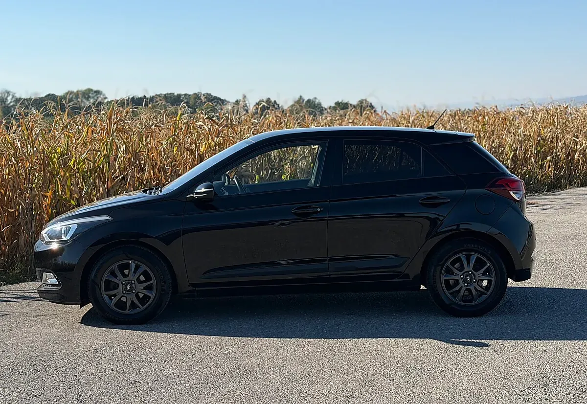 Hyundai I20 2017 photo 2