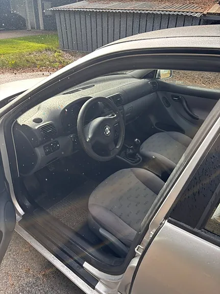 Seat Leon 2002 photo 3