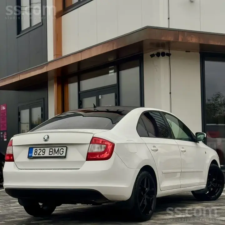 Skoda Rapid 2015 photo 2