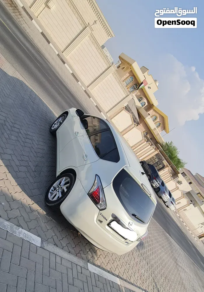 Nissan Tiida 2016 photo 2