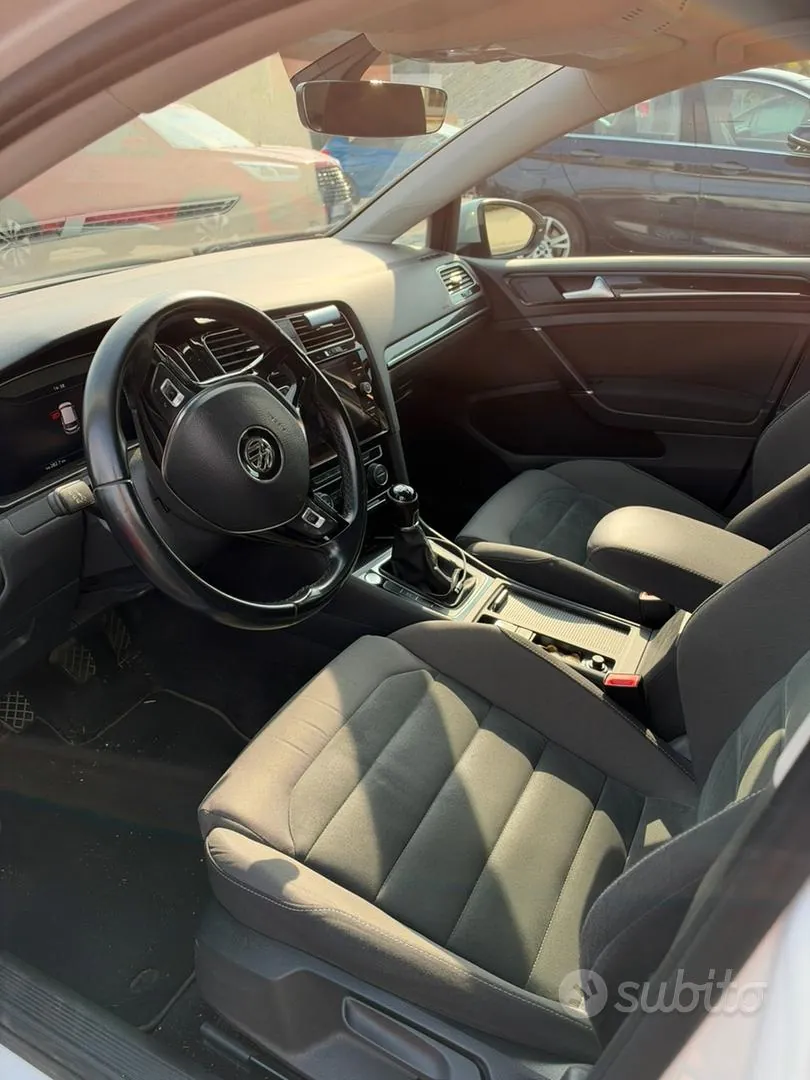 Volkswagen Golf 2018 photo 2