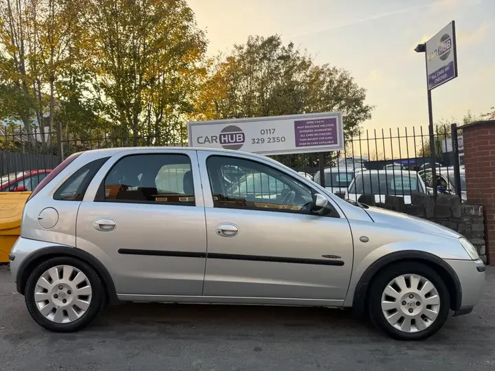 Vauxhall Corsa 2004 photo 4