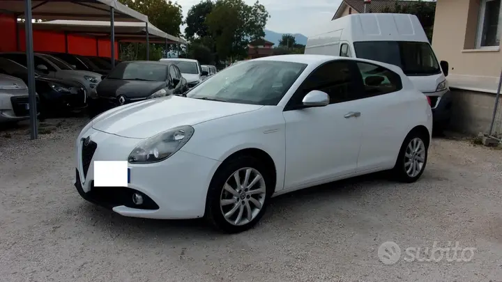 Alfa Romeo Giulietta 2017 photo 2