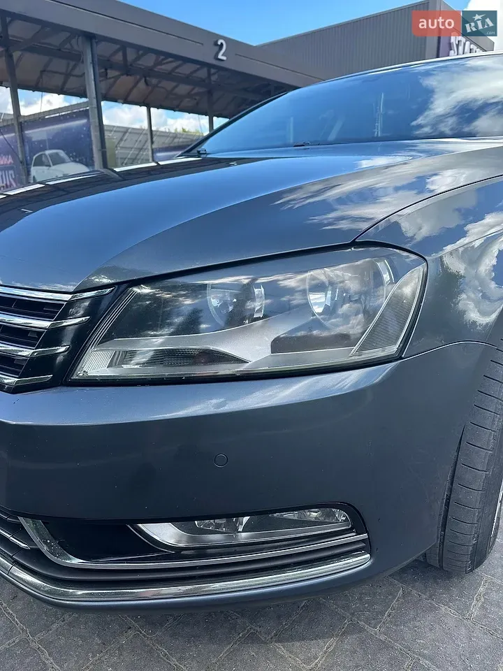 Volkswagen Passat 2011 photo 5