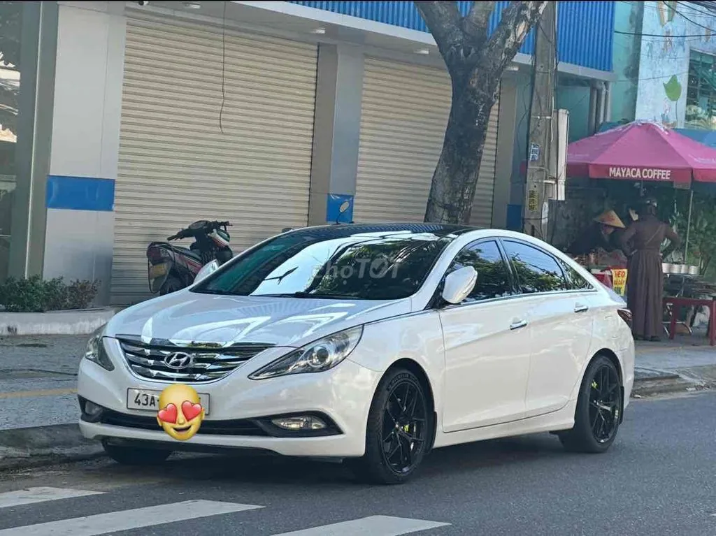 Hyundai Sonata 2012 photo 2