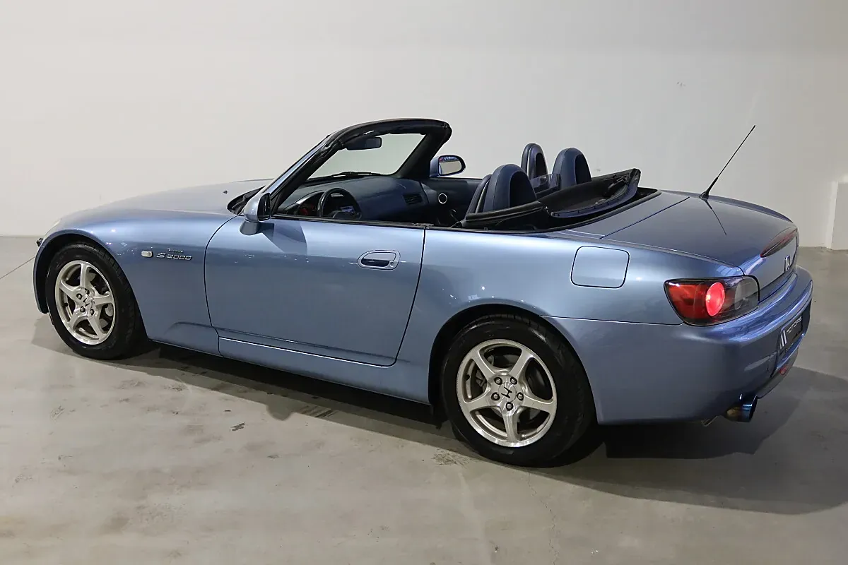 Honda S2000 2002 photo 2