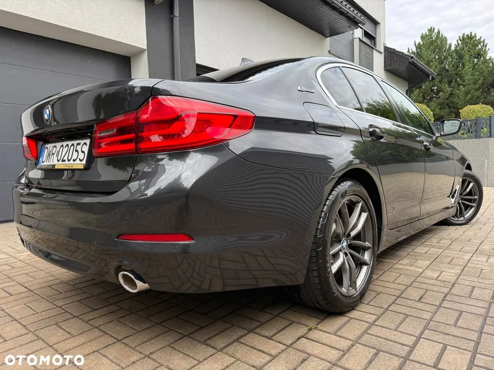 BMW Seria 5 2018 photo 3