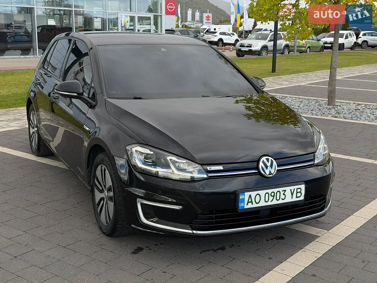 Volkswagen E-Golf 2017 photo 2