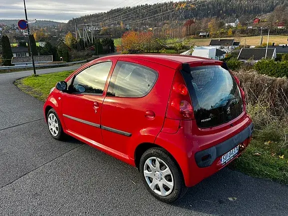 Peugeot 107 2010 photo 3