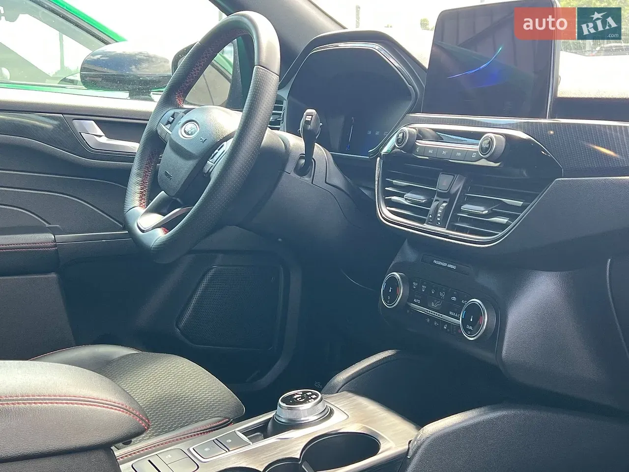 Ford Escape 2025 photo 2