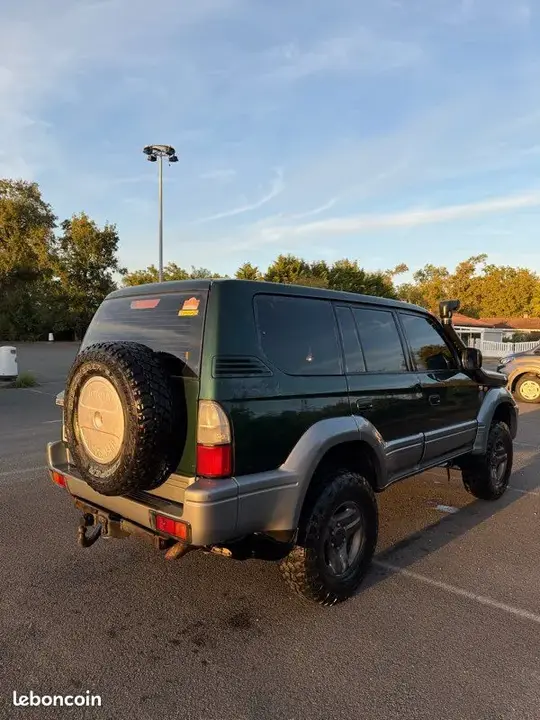 Toyota Land Cruiser 2001 photo 3