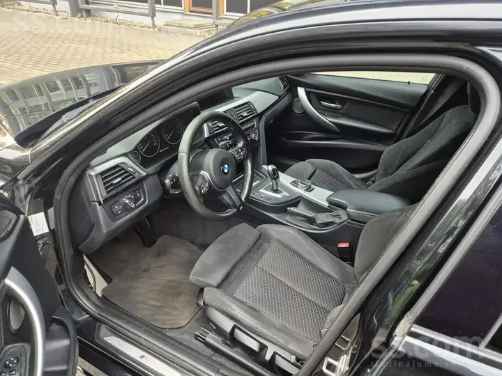 BMW 330 2013 photo 5
