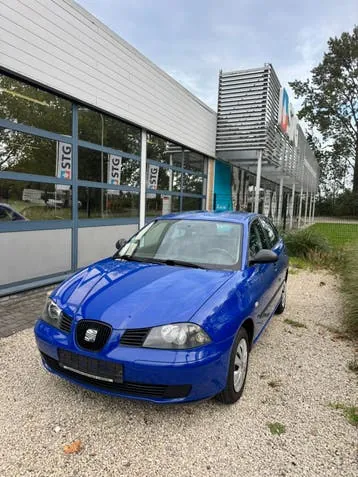 Seat Ibiza 2004 photo 2