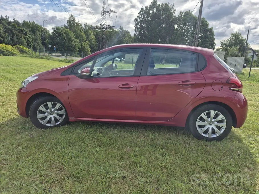 Peugeot 208 2017 photo 3