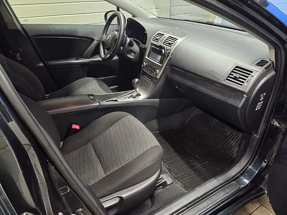 Toyota Avensis 2011 photo 5