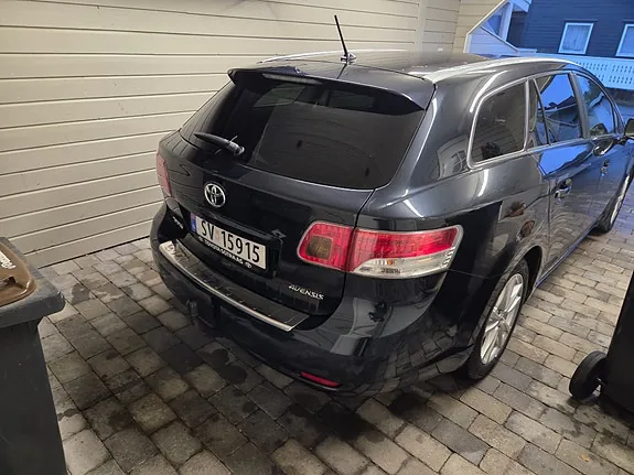 Toyota Avensis 2011 photo 3
