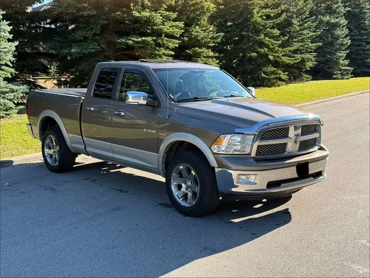 Dodge Ram 1500 2011 photo 2
