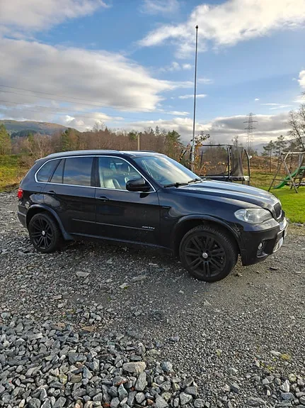 BMW X5 2011 photo 2