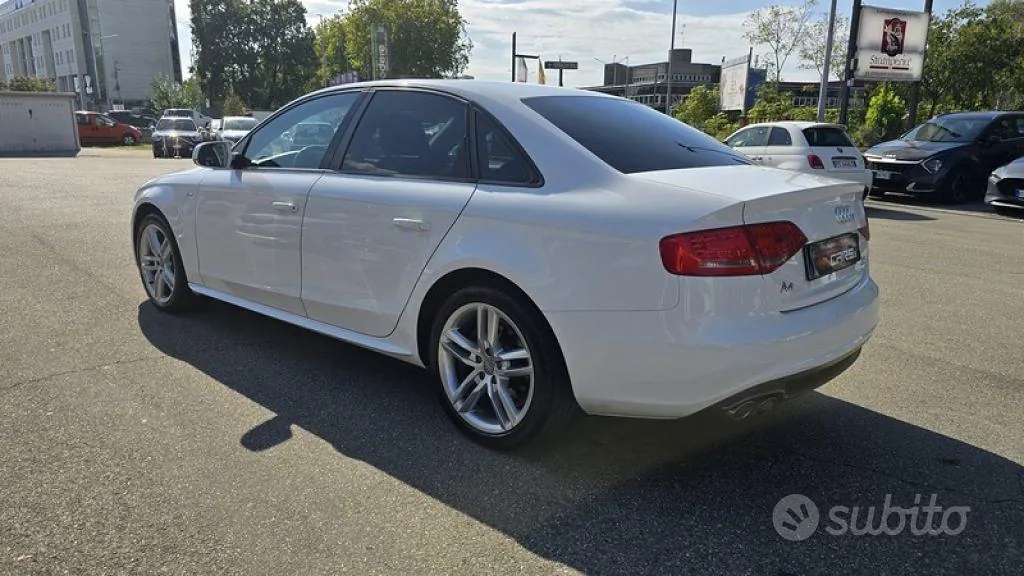 Audi A4 2011 photo 3