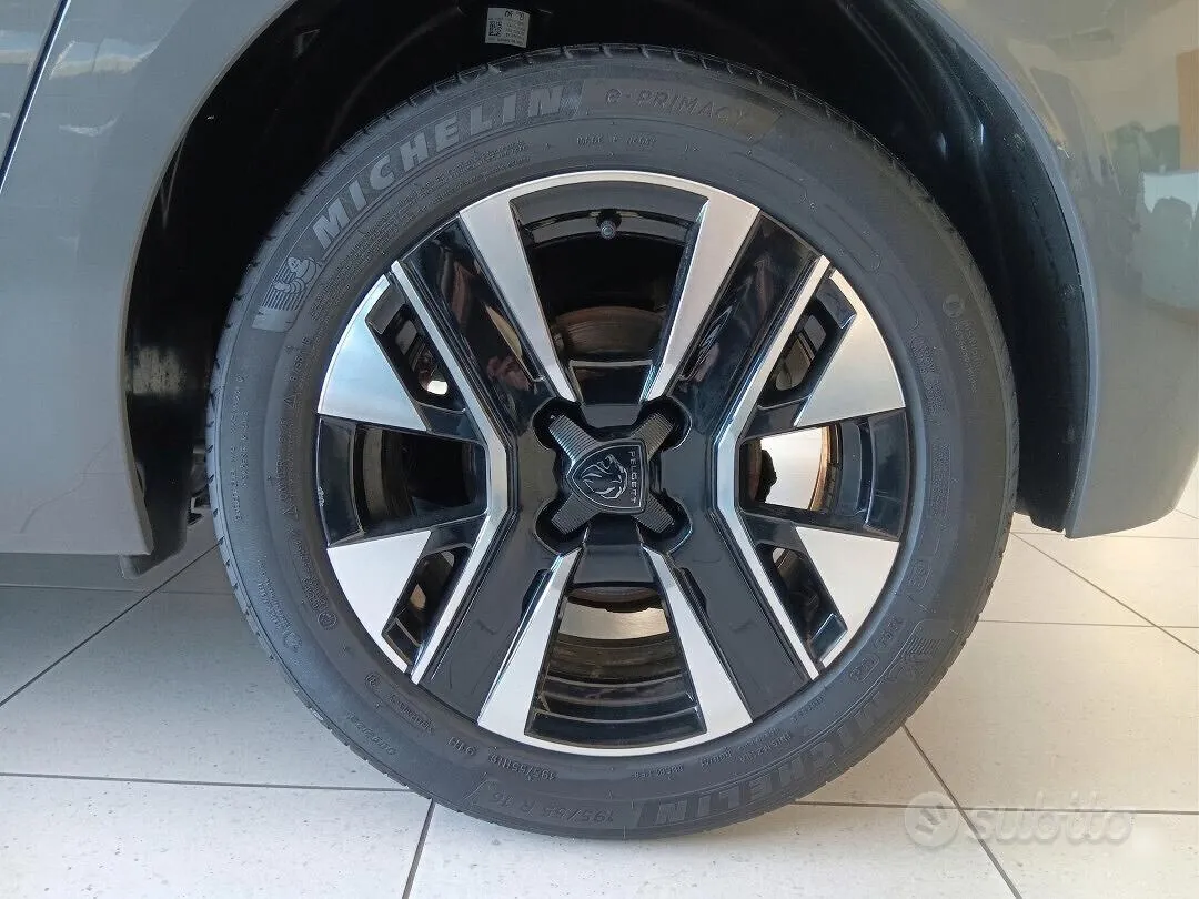 Peugeot 208 2025 photo 4