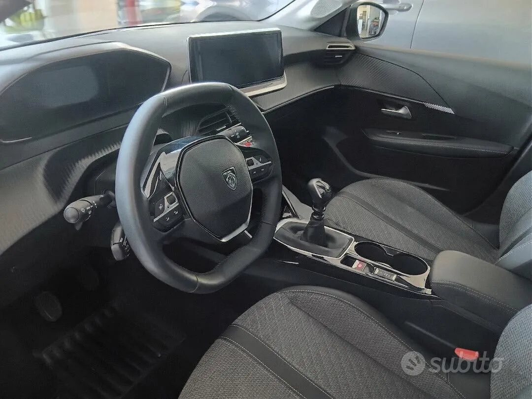 Peugeot 208 2025 photo 2