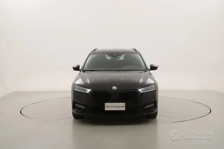 Skoda Octavia 2024 photo 2