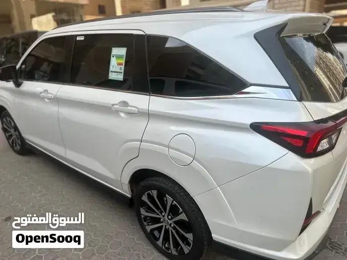 Toyota Veloz 2024 photo 2