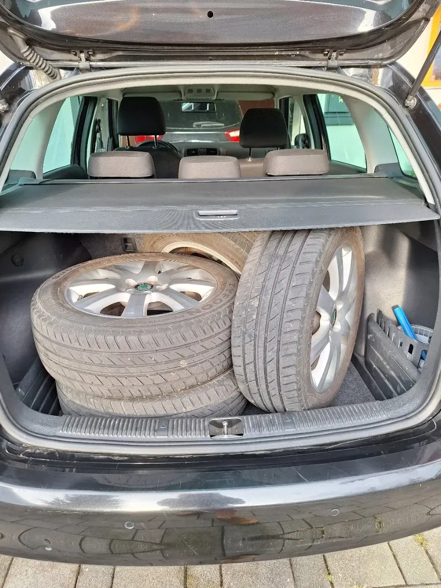 Skoda Fabia 2010 photo 3