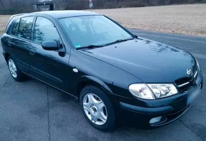 Nissan Almera