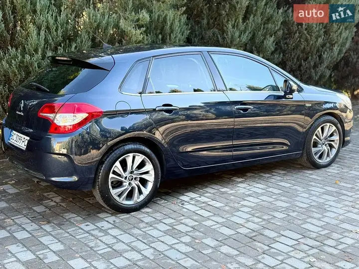 Citroen C4 2011 photo 4