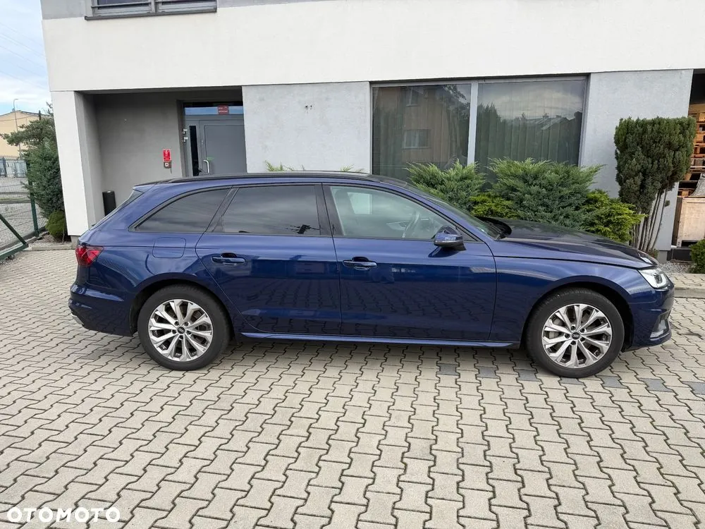Audi A4 Avant 2021 photo 2