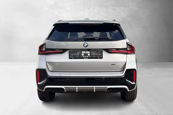 BMW Ix1 2026 photo 5