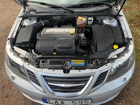 Saab 9-3 2010 photo 3