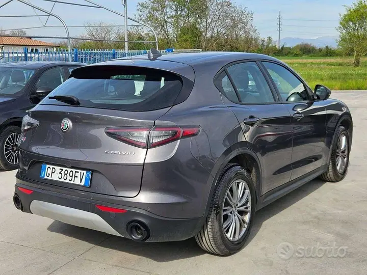 Alfa Romeo Stelvio 2023 photo 5