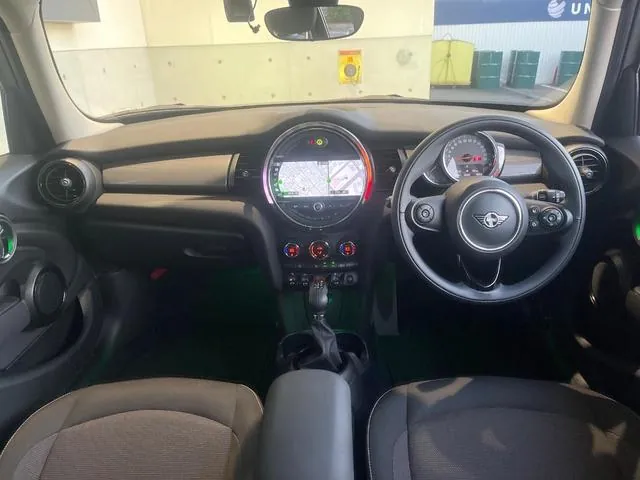 Mini Cooper D 2020 photo 2