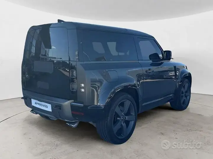 Land Rover Defender 2022 photo 2