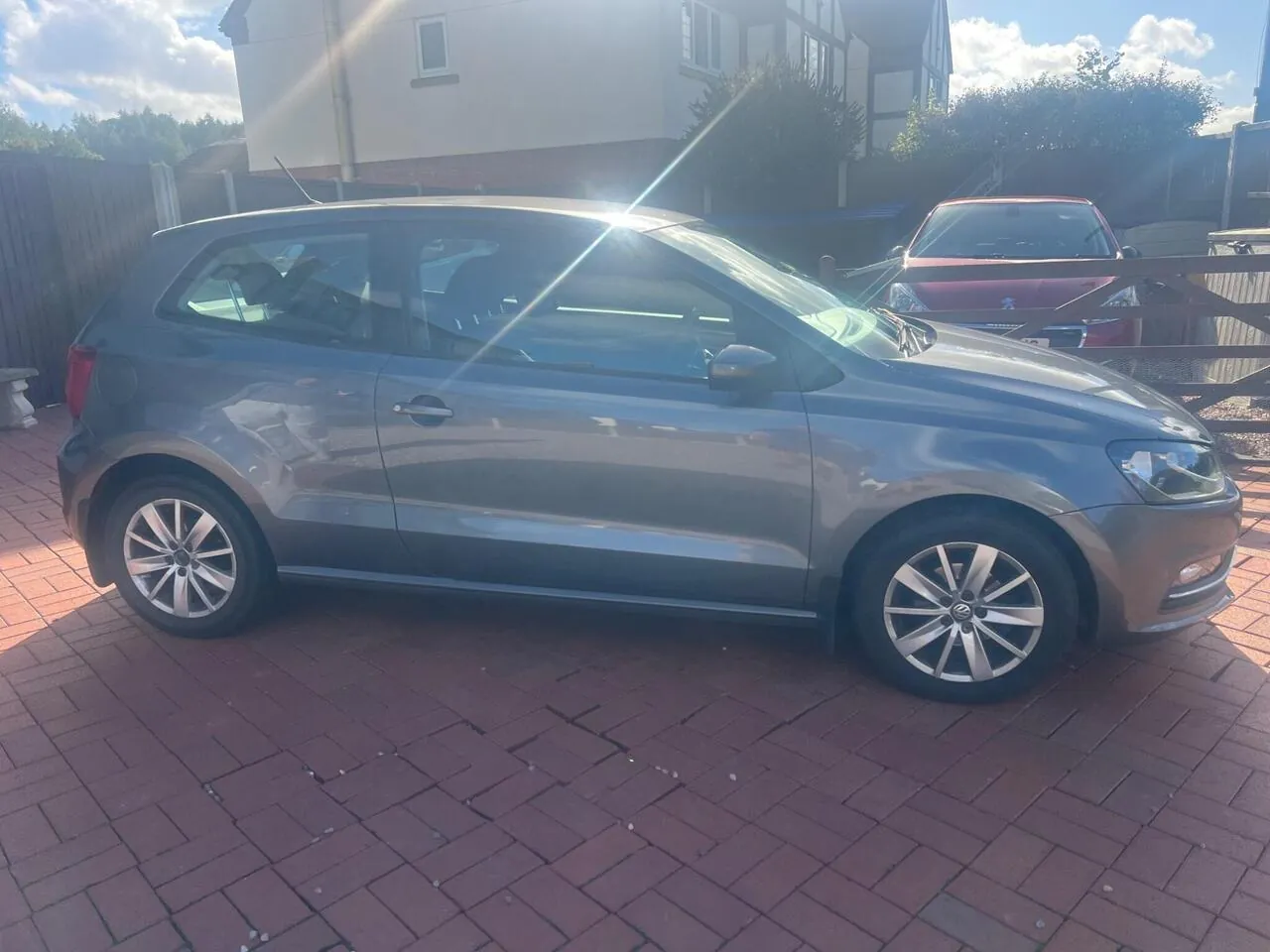 Volkswagen Polo 2015 photo 2