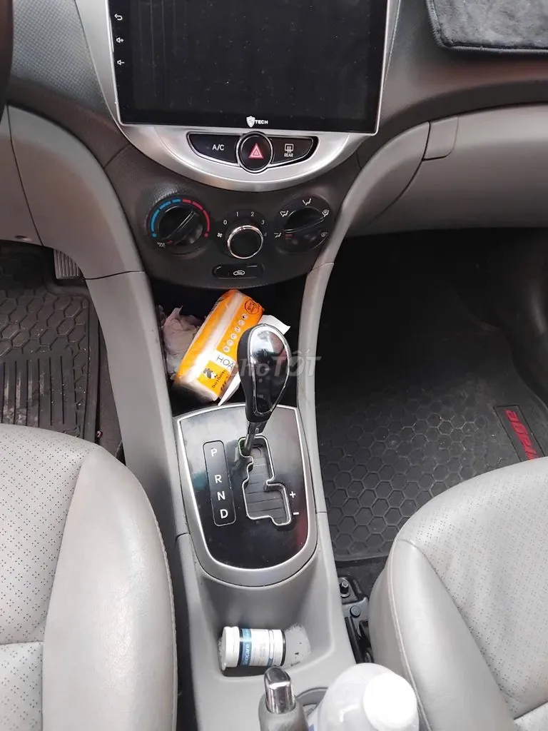 Hyundai Accent 2012 photo 5